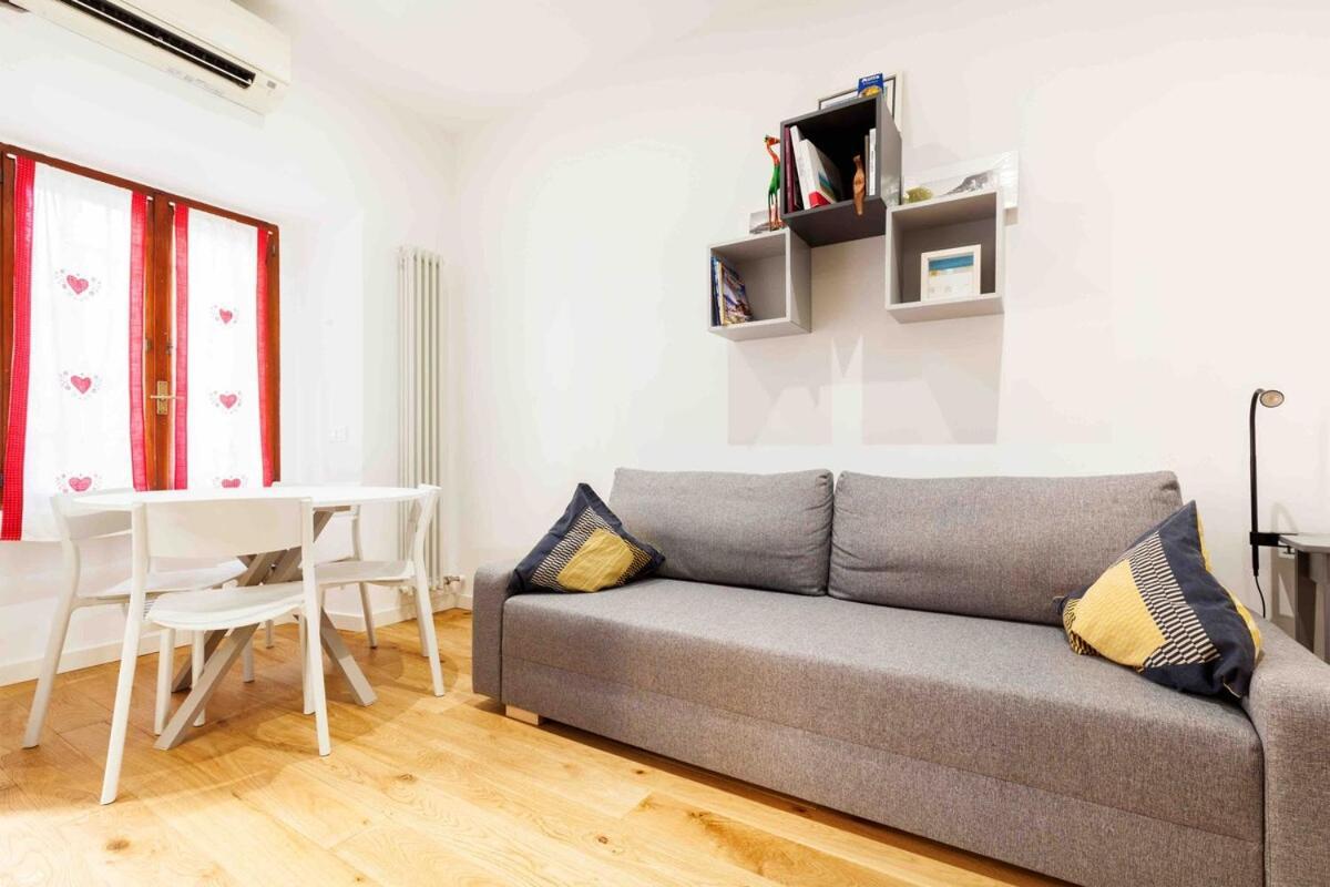 Splendido Bilocale In Vecchia Milano Apartment Bagian luar foto