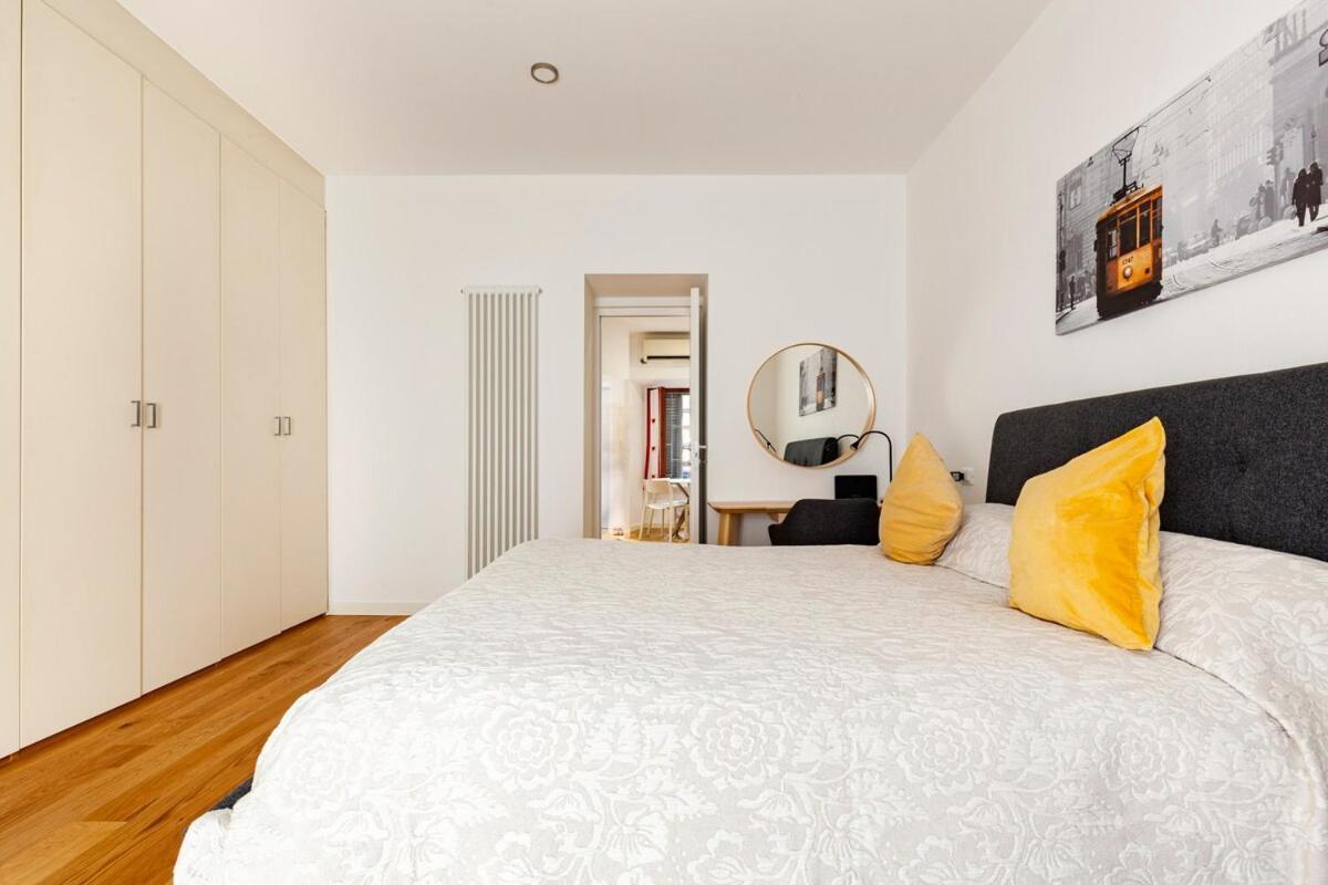 Splendido Bilocale In Vecchia Milano Apartment Bagian luar foto